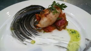 Receta de chipirones rellenos con pisto y aceite de perejil